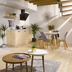 Hotel Au Petit Pont 3*