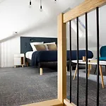 Au Petit Pont Hotel 3*