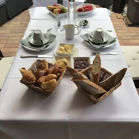 Au Petit Pont 3*
